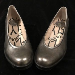 London Fly wedge heels sz 38 dark silver